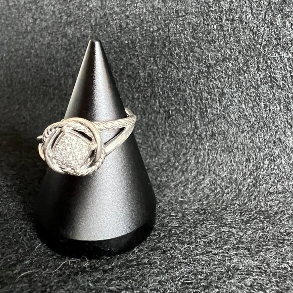 David Yurman Infinity Ring with Diamonds STYLE NUMBER: R12610DSSADI85 - Picture 6 of 7